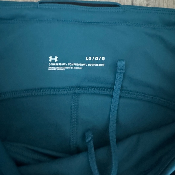 NWT under armour leggings - Picture 4 of 4
